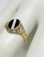 10 Karat Yellow Gold Genuine Black Onyx and Inlay Mother-of-Pearl Dainty Ladies Filigree Ring