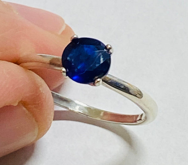 Sterling Silver Genuine Blue Sapphire Ladies Solitaire Ring (1.06 Carats)