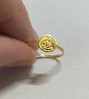 14 Karat Yellow Gold Our Lady of Charity "Caridad del Cobre" Anillo de Medallita 8mm Medal Ring