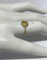 14 Karat Yellow Gold Our Lady of Charity "Caridad del Cobre" Anillo de Medallita 8mm Medal Ring