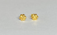 14 Karat Yellow Gold Daisy Stud Post Earrings