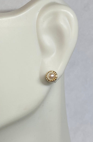 14 Karat Yellow Gold 4mm Genuine Freshwater Pearl Stud Earrings