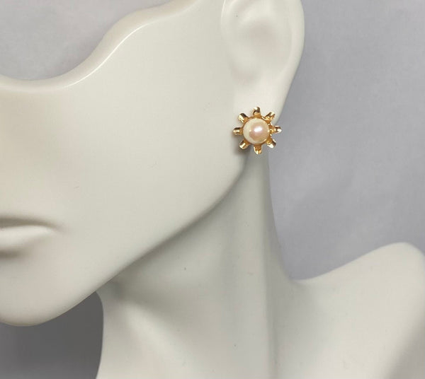 14 Karat Yellow Gold Genuine 5.5mm Freshwater Pearl Sunburst Design Stud Earrings