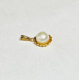 Vintage NOS 14 Karat Yellow Gold Genuine 8mm Freshwater Pearl Pendant