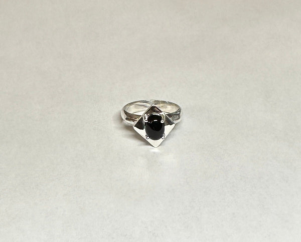 Vintage NOS 1970's Genuine 8 x 6mm Oval Black Onyx Rhomboid Ring