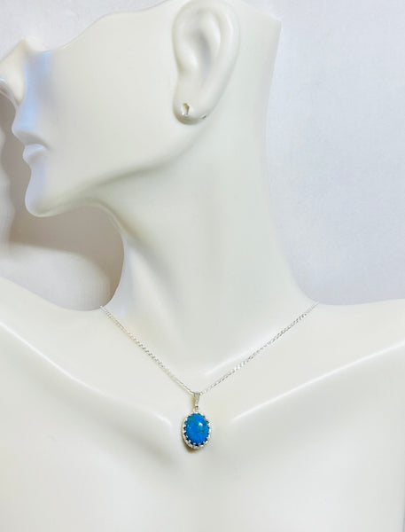 Sterling Silver 10 x 8mm Howlite Dyed Turquoise Crown Style Pendant (Available with or without chain)