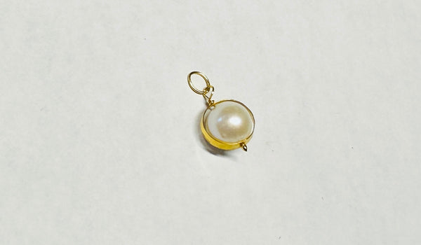 14 Karat Yellow Gold and Genuine 8mm Freshwater Pearl Circle Spinner Pendant