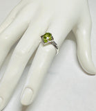 Vintage NOS 1970's 8 x 6mm Oval Genuine Peridot Ladies Rhomboid Ring