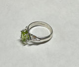 Vintage NOS 1970's 8 x 6mm Oval Genuine Peridot Ladies Rhomboid Ring