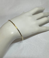 18 Karat Yellow Gold-plated Sterling Silver Diamond-cut 2mm Bangle Bracelet (7" or 8" Size)